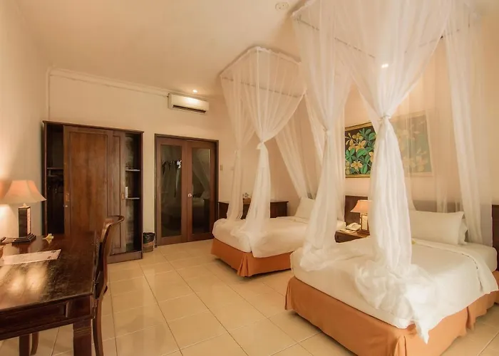 Hotel Champlung Sari And 3*