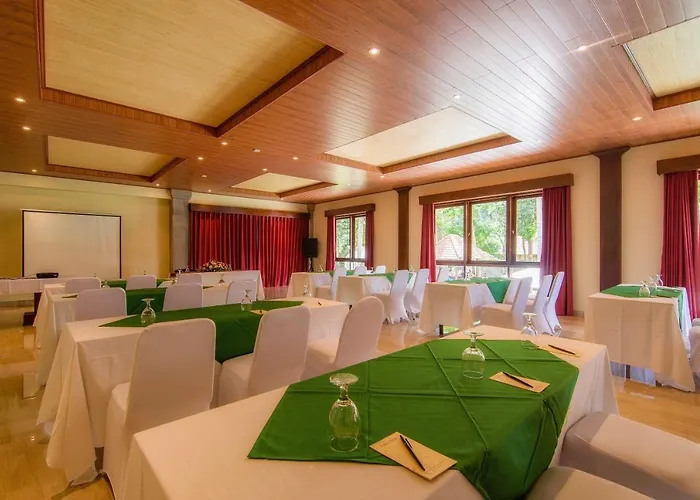 Champlung Sari And Hotel 3*