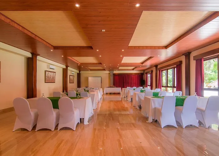 Hotel Champlung Sari And 3*