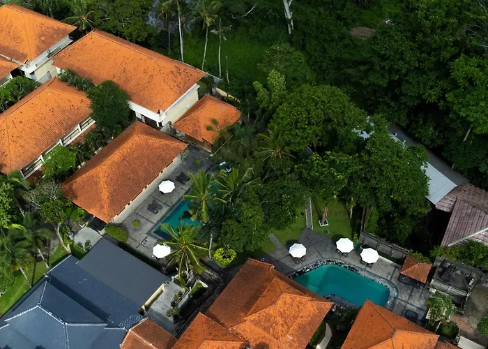 Champlung Sari And Hotel 3*