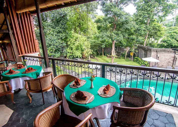 Hotel Champlung Sari And 3*