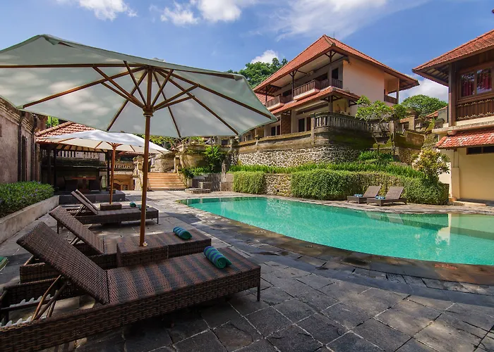 Champlung Sari And Hotel 3*