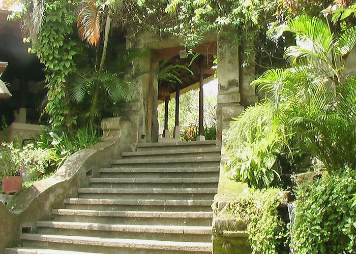 Champlung Sari And 酒店